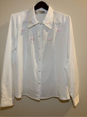 Vintage K.C. Studio White Button-Up Blouse with Pastel Rose Embroidery